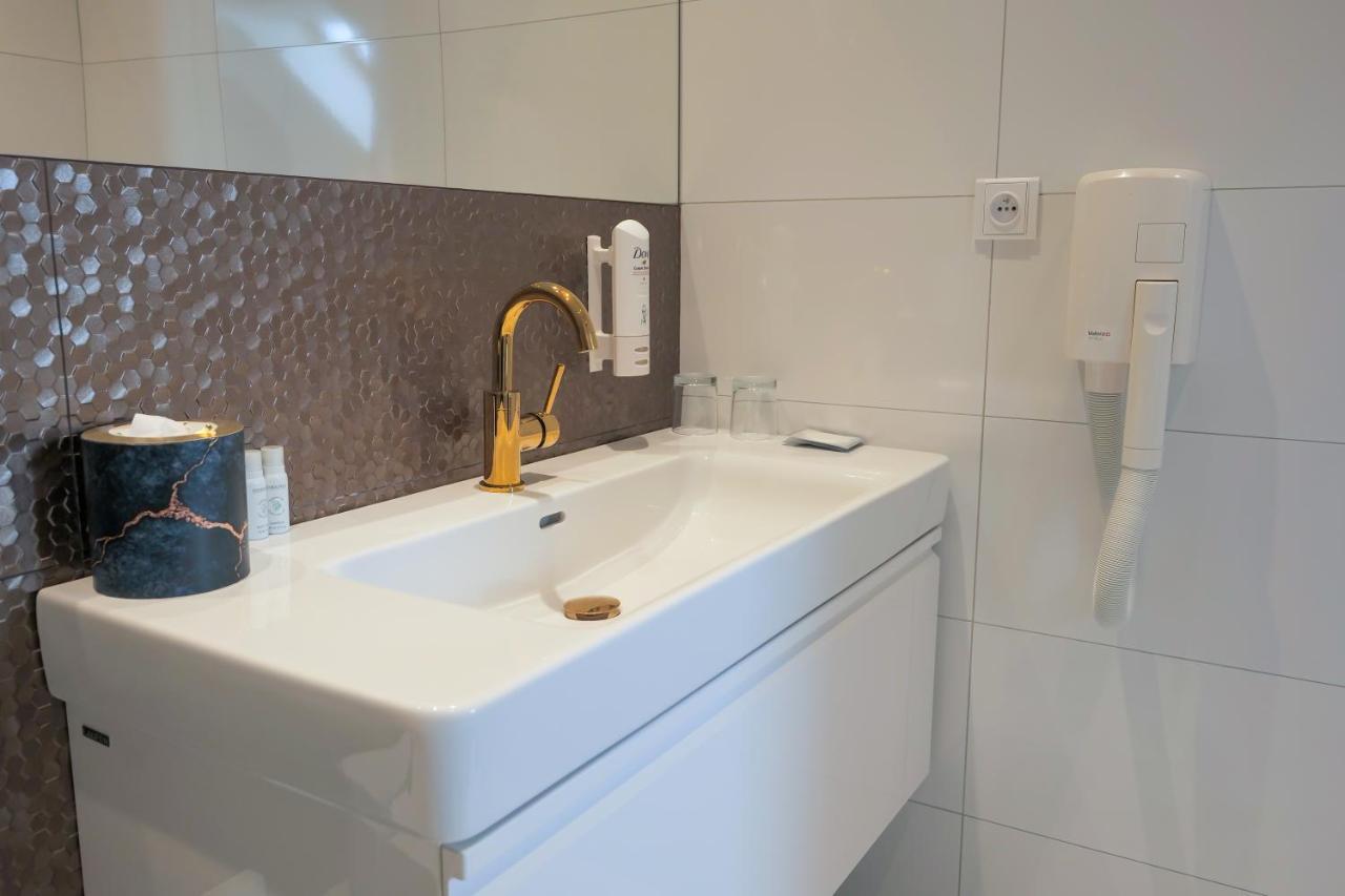 Hotel Zlata Hvezda Litomysl Bagian luar foto
