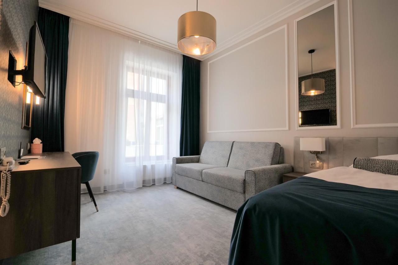 Hotel Zlata Hvezda Litomysl Bagian luar foto
