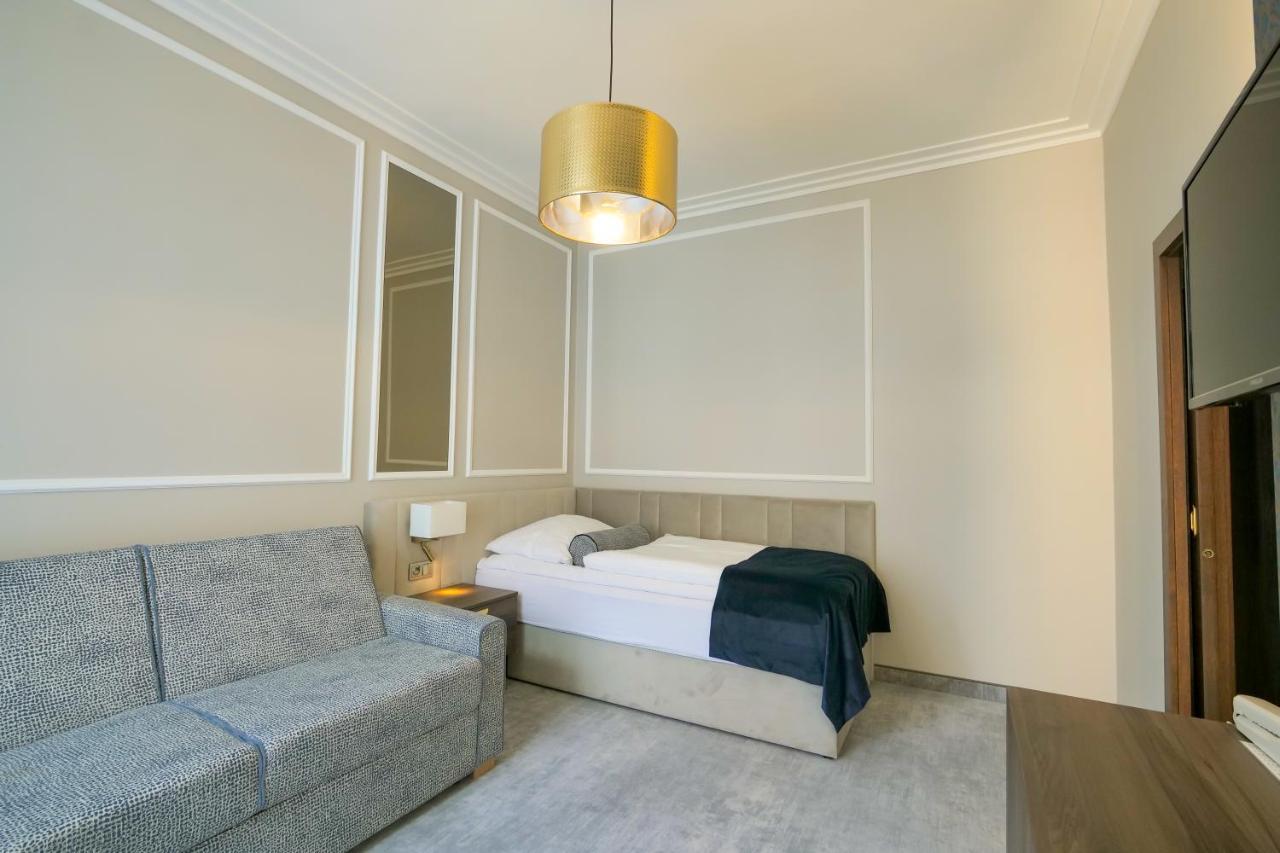 Hotel Zlata Hvezda Litomysl Bagian luar foto