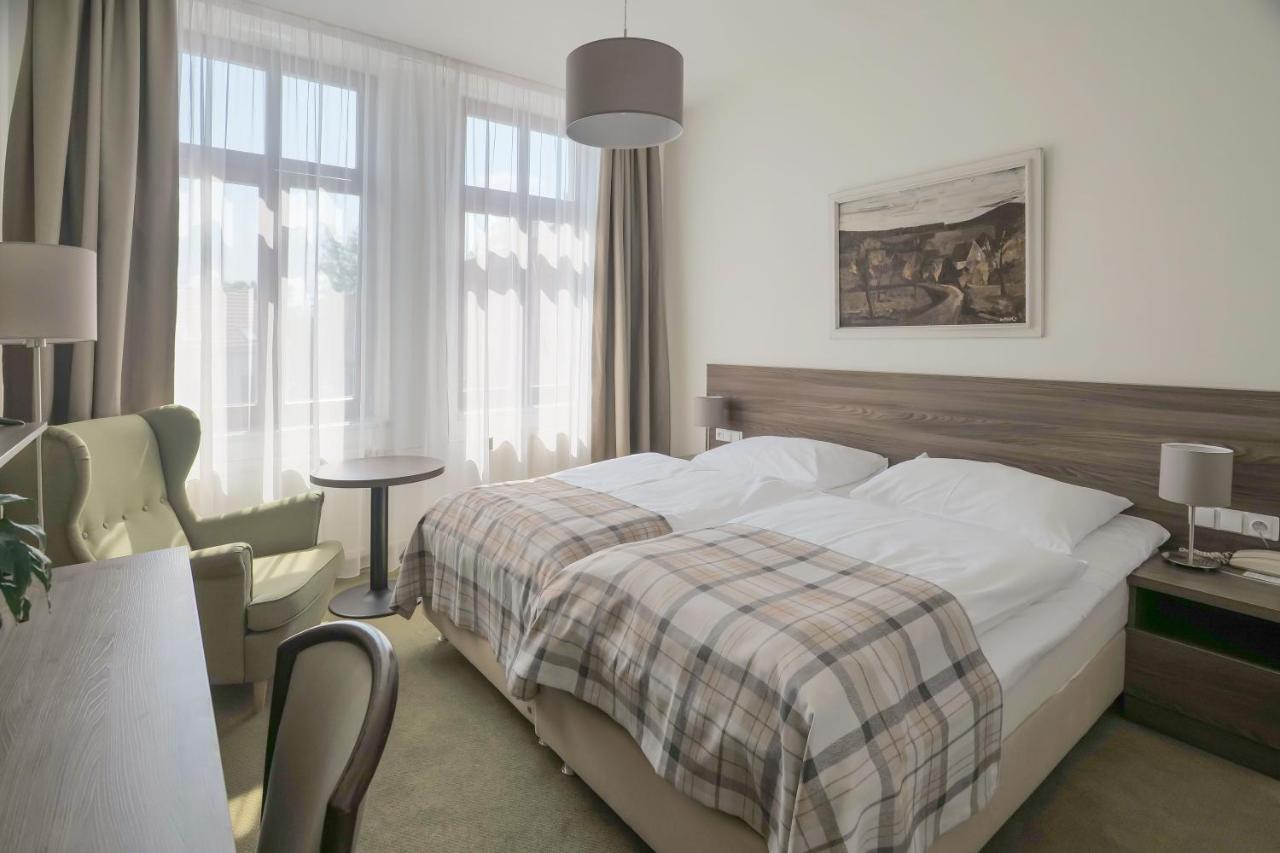Hotel Zlata Hvezda Litomysl Bagian luar foto