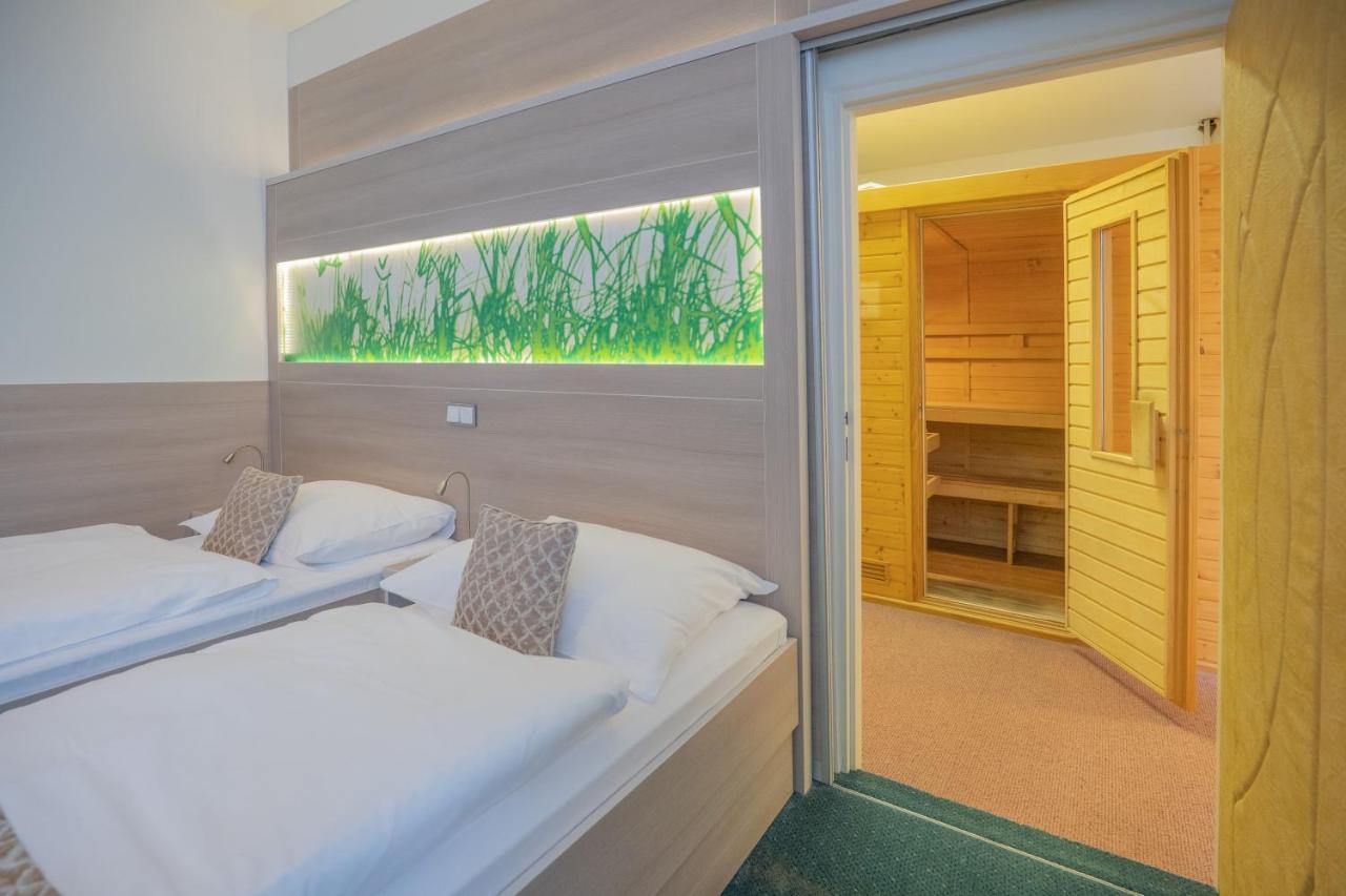 Hotel Zlata Hvezda Litomysl Bagian luar foto