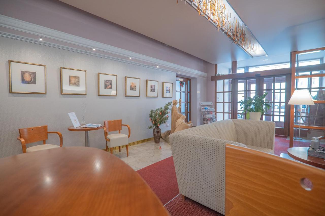 Hotel Zlata Hvezda Litomysl Bagian luar foto