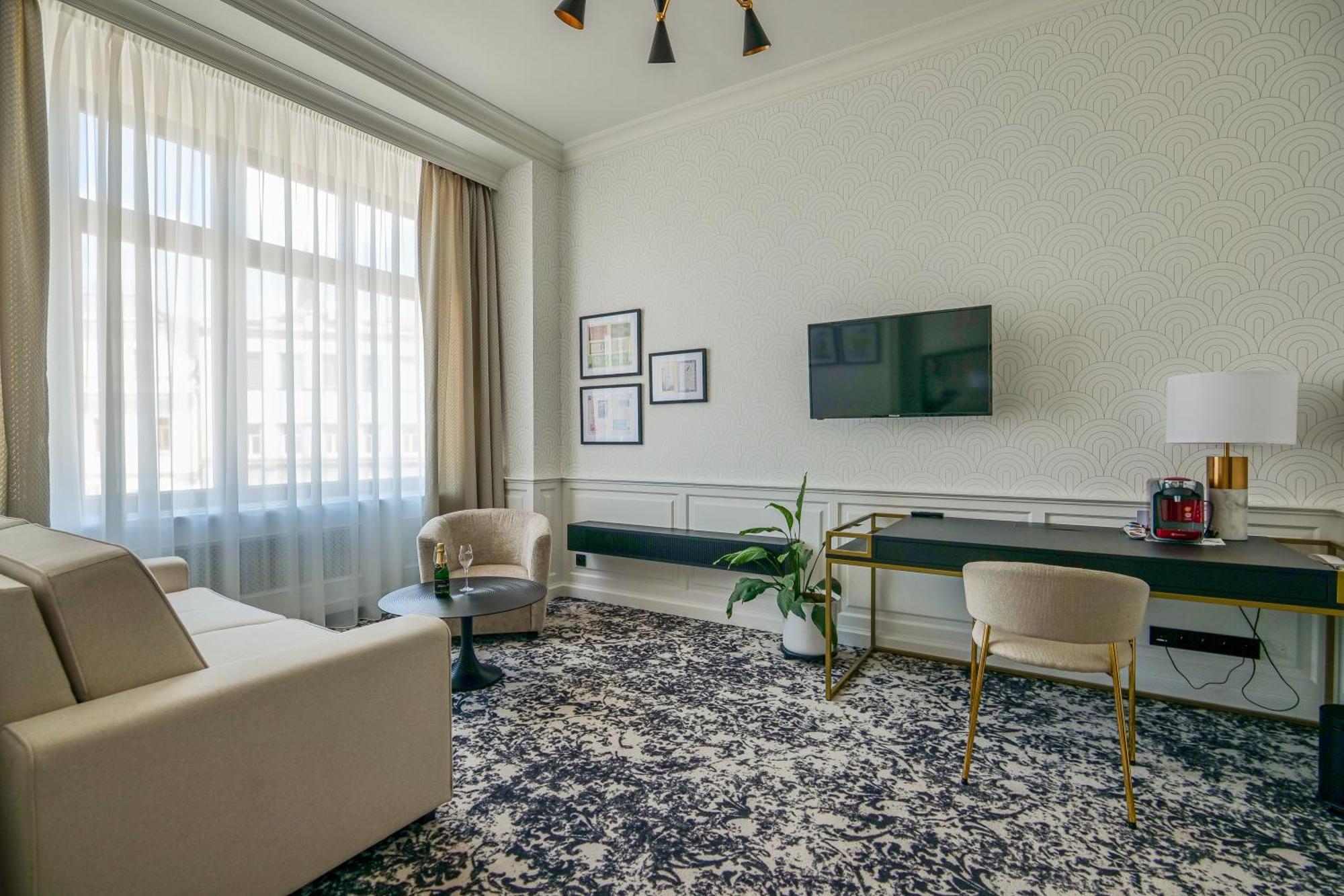 Hotel Zlata Hvezda Litomysl Bagian luar foto