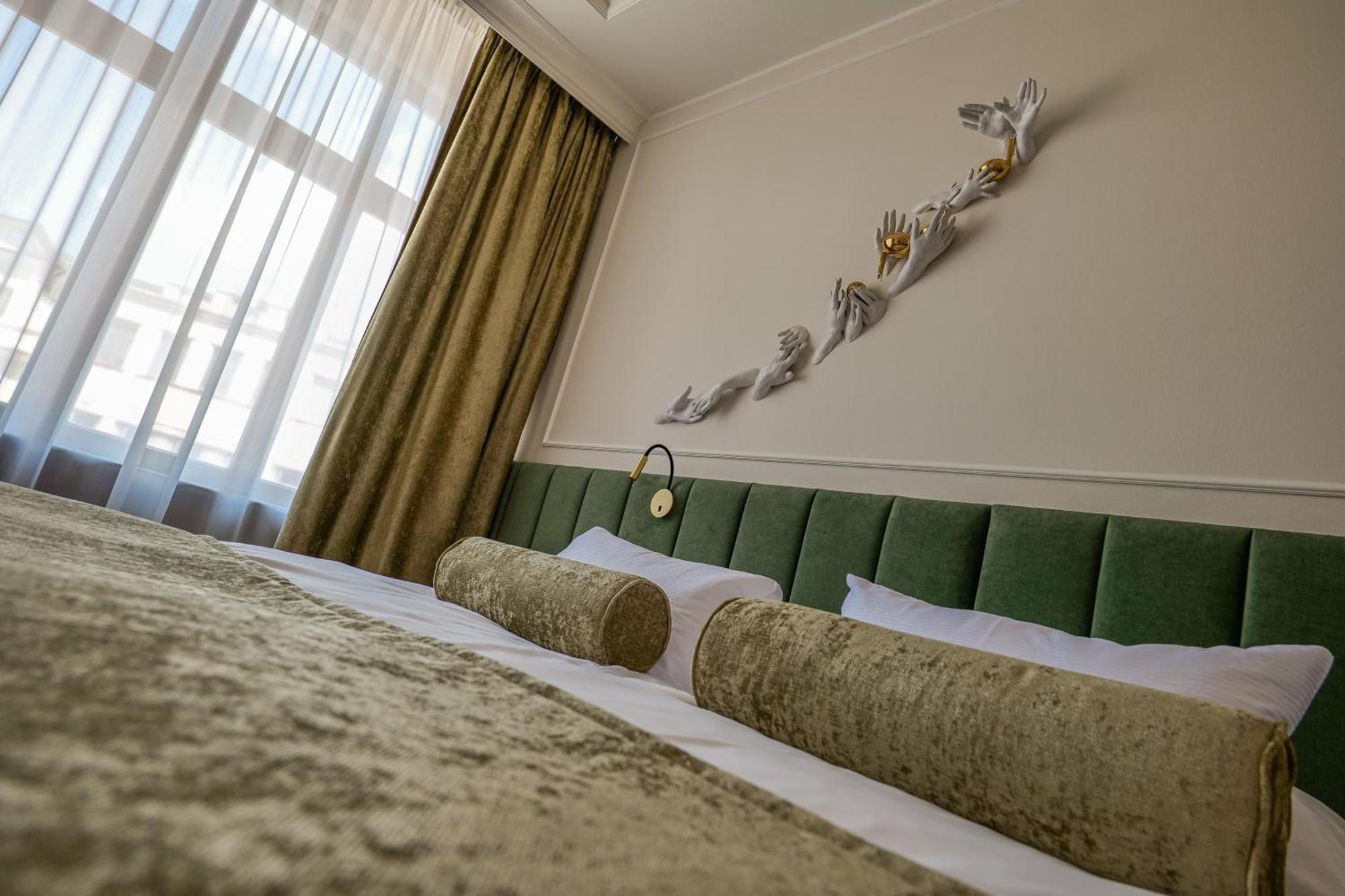 Hotel Zlata Hvezda Litomysl Bagian luar foto