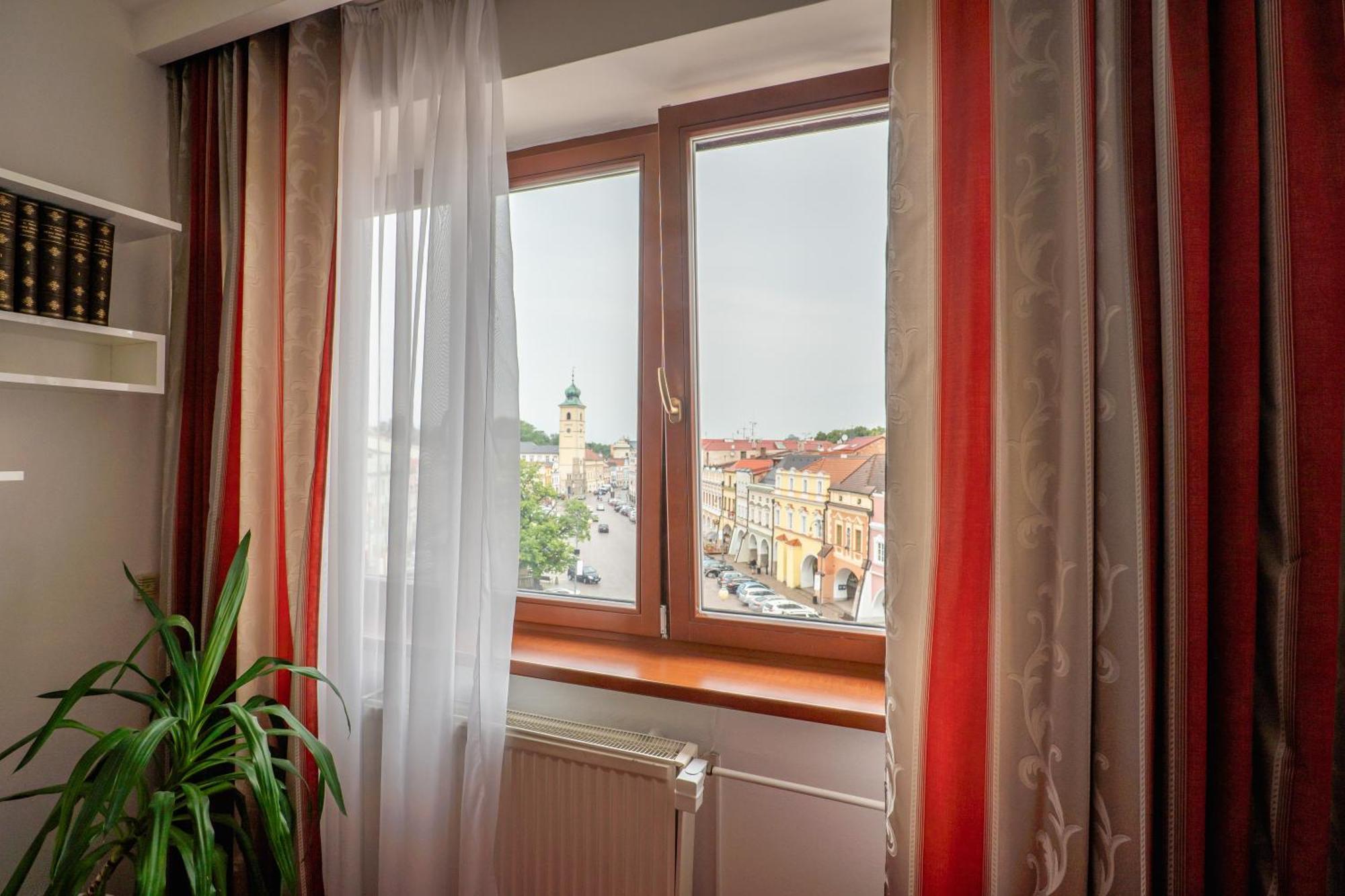 Hotel Zlata Hvezda Litomysl Bagian luar foto