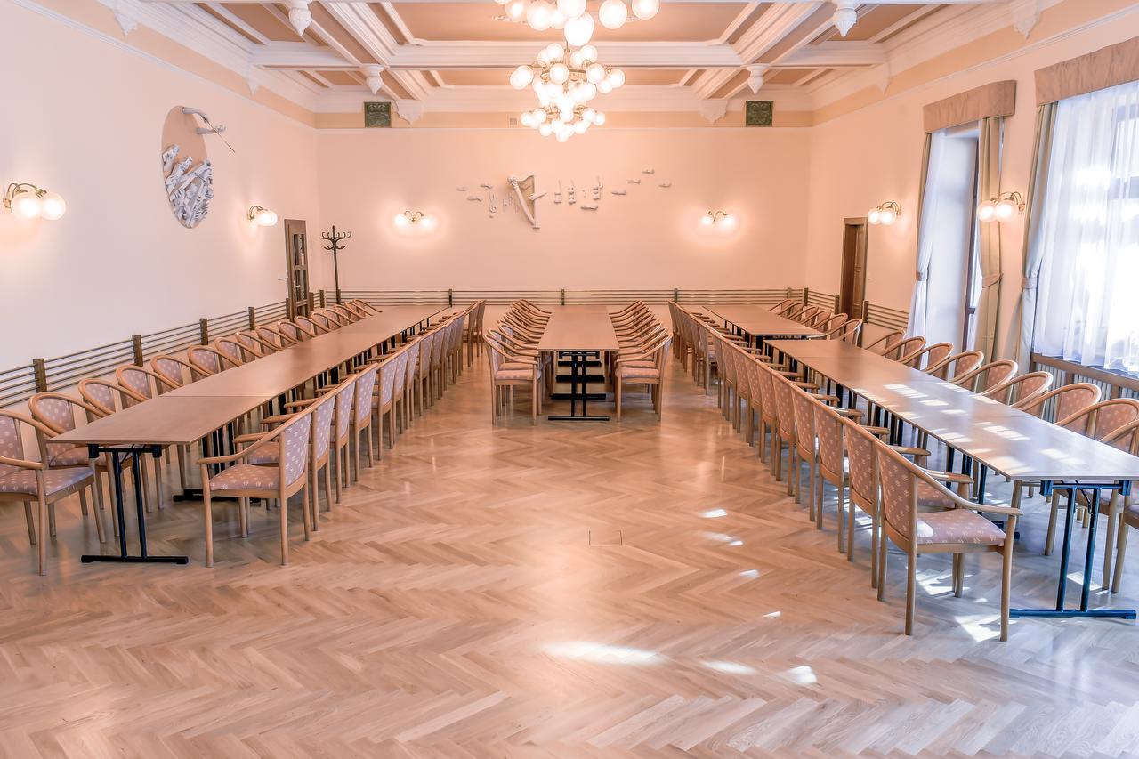 Hotel Zlata Hvezda Litomysl Bagian luar foto
